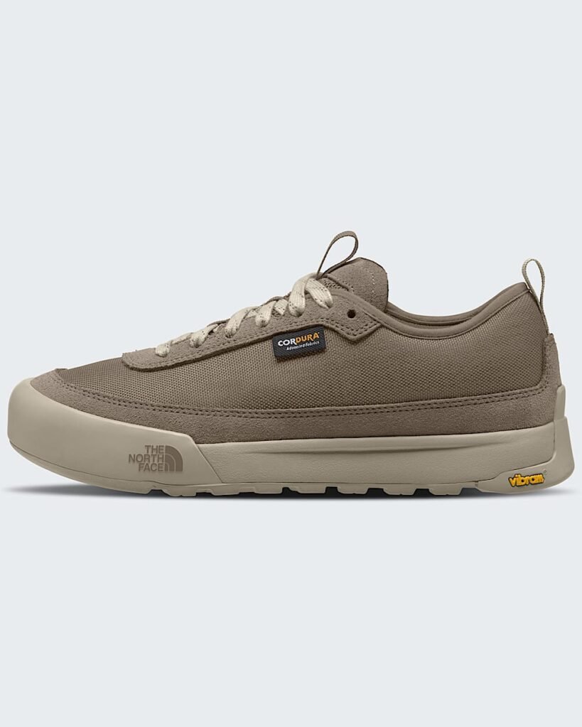 The North Face Clyffe™ Shoes - Garnet / Timeless Taupe Style NF0A8AD9